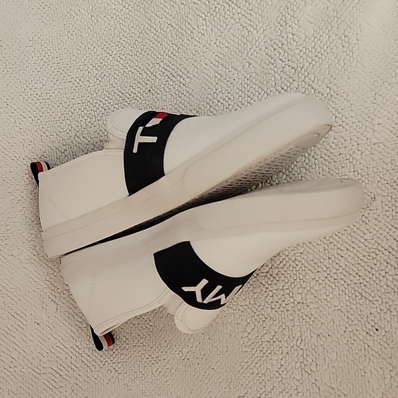 Tommy Hilfiger slip on shoes - Picture 2 of 8